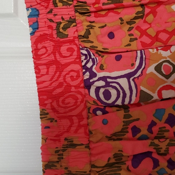Great skirt. Vibrant colors. Lots to wear with it. Excellent condition. - Picture 6 of 7